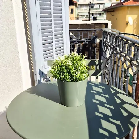 Cosy - Balcon - Climatisation 니스